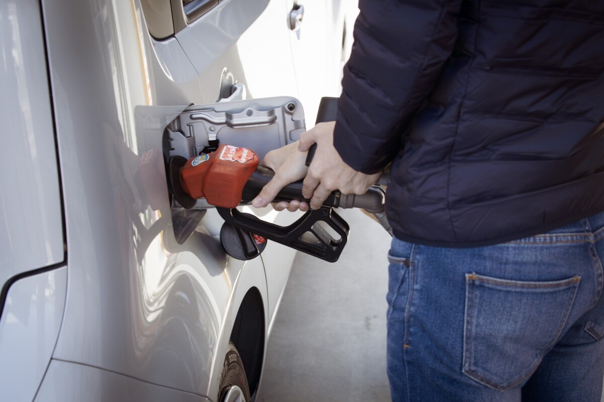Zvýšené ceny nafty a benzínu sa premietnu do všetkých zložiek ekonomiky. 