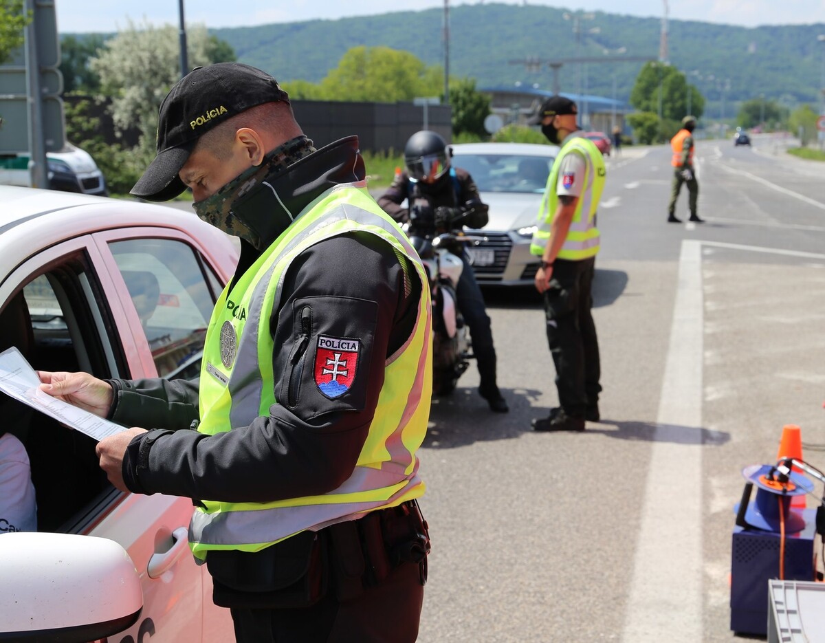 policia, hranice, ockovanie