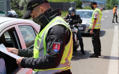 Pokuta 500 eur, keď vulgárne vynadáš policajtovi. Ministerstvo navrhuje nový trest za verbálnu agresivitu.