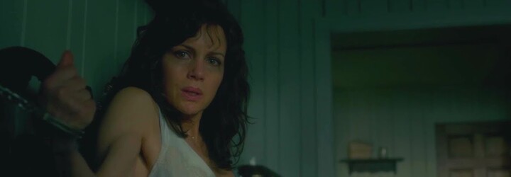 Manželka sa po nevydarených sexuálnych hrách ocitá pripútaná k posteli. Vydaril sa thriller Gerald's Game podľa Stephena Kinga? (Recenzia)