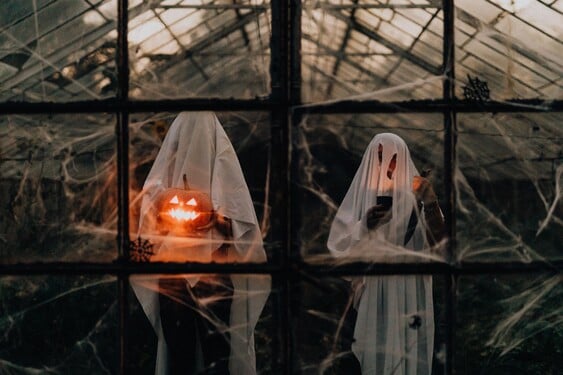 Z akej krajiny pochádza tradícia Halloweenu?