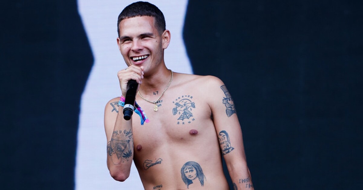 Slowthai je na nové desce UGLY svobodný, chaotický a nebojí se konfrontace. Tohle je nejlepší album týdne