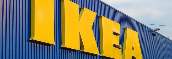 Drahá taška od Balenciagy inspirovala mnoho návrhů. Vznikly IKEA kalhotky nebo pouzdro na mobil, ale zapojil se i samotný řetězec