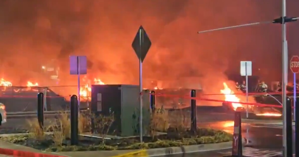VIDEO: Ve Filadelfii se zřítilo letadlo se 6 lidmi na palubě, bylo mezi nimi i dítě