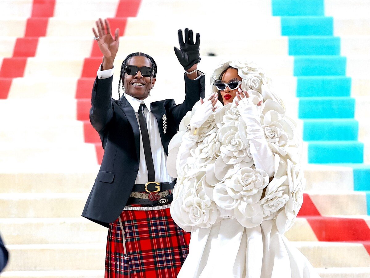 Rihanna a A$AP Rocky na Met Gala 2023.
