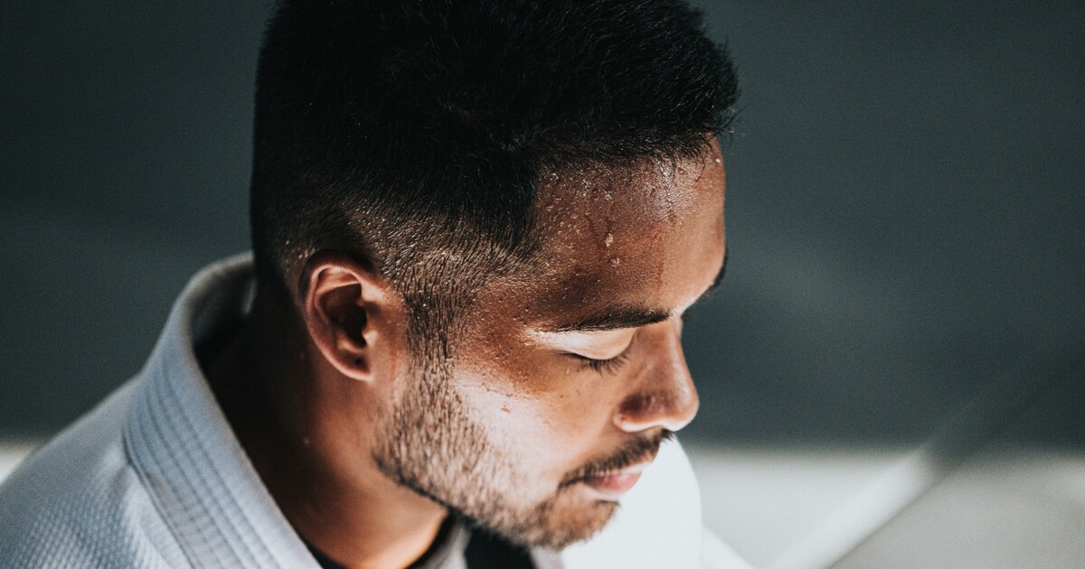 Čichání cizího potu možná může pomoct zbavit se úzkosti. Vědci to testují v novém experimentu