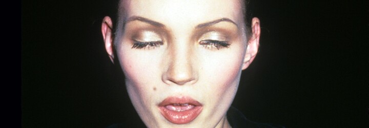 Devadesátkový trend heroin chic nikdy nezmizel. Prosazuje hubenost a užívání drog