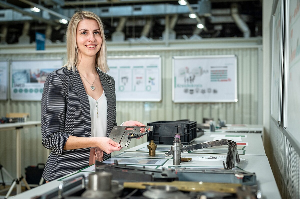 Stážistka Karin Matulová, dnes technologička výrobných operácií v Schaeffler Skalica. 