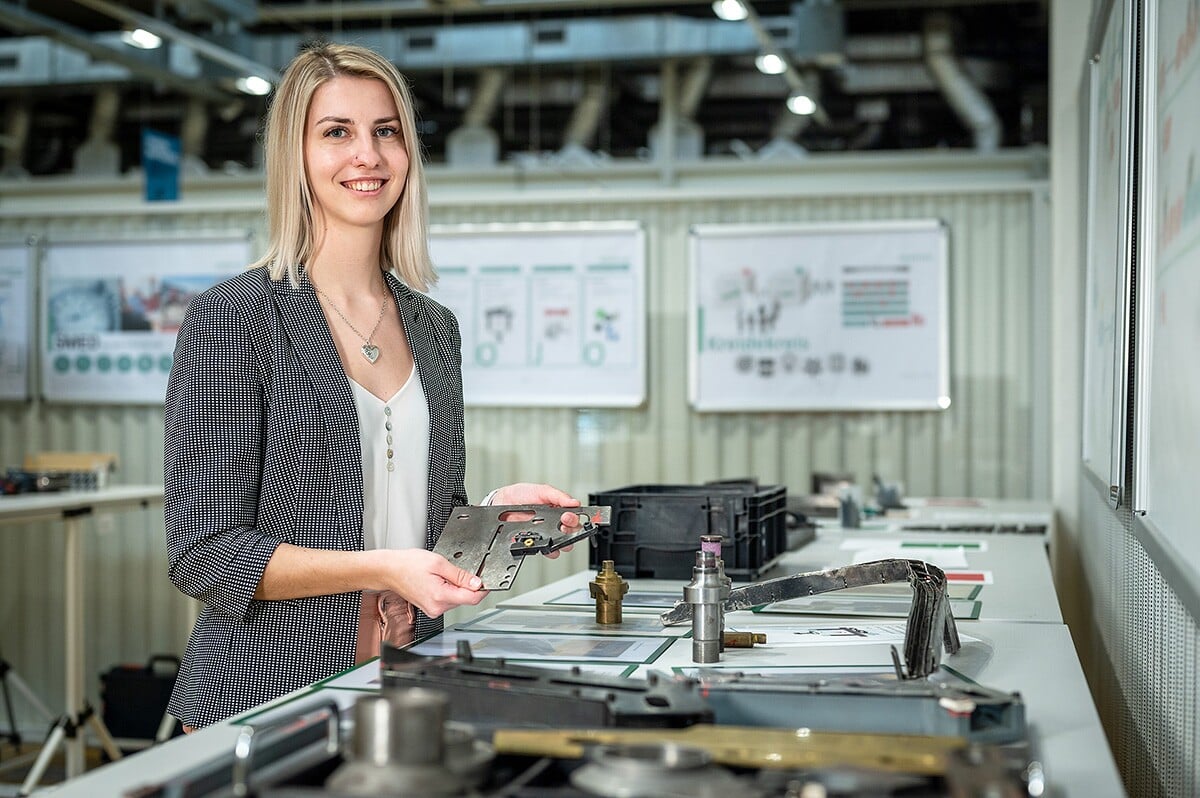 Stážistka Karin Matulová, dnes technologička výrobných operácií v Schaeffler Skalica. 