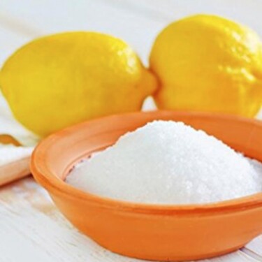 Načo v potravinách slúži kyselina citrónová, ktorú nájdeš najmä v citrusoch?