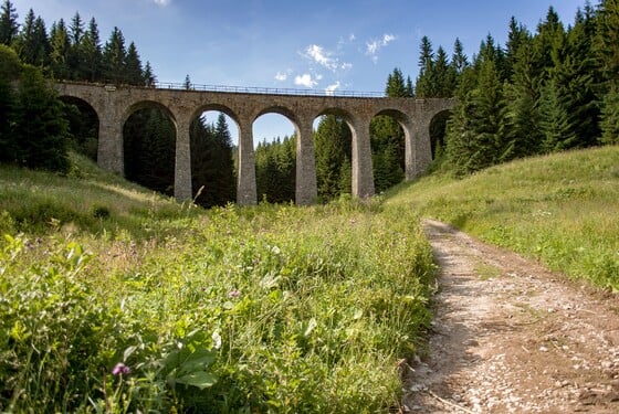 Ako sa volá jedinečný železničný viadukt na železničnej trati Červená Skala – Margecany, známy aj ako Telgártska slučka?