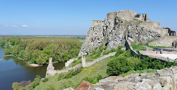 Ktorý hrad je na obrázku?