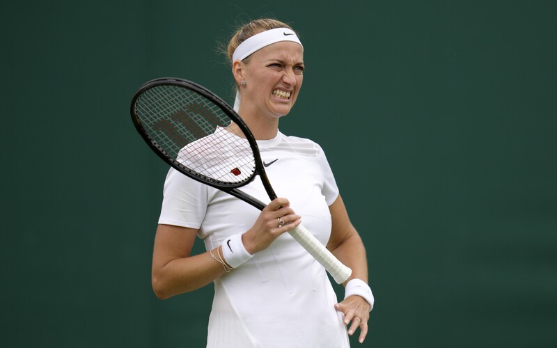Kvitová prohrála boj o osmifinále Wimbledonu se světovou čtyřkou, dál nejde ani Krejčíková.