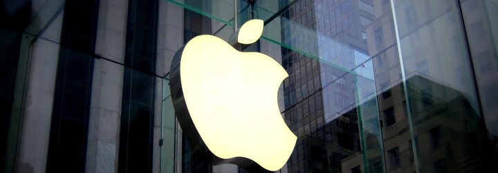 Hodnota firmy Apple překonala hranici 1 bilionu dolarů. Jde o první americkou společnost, které se to podařilo