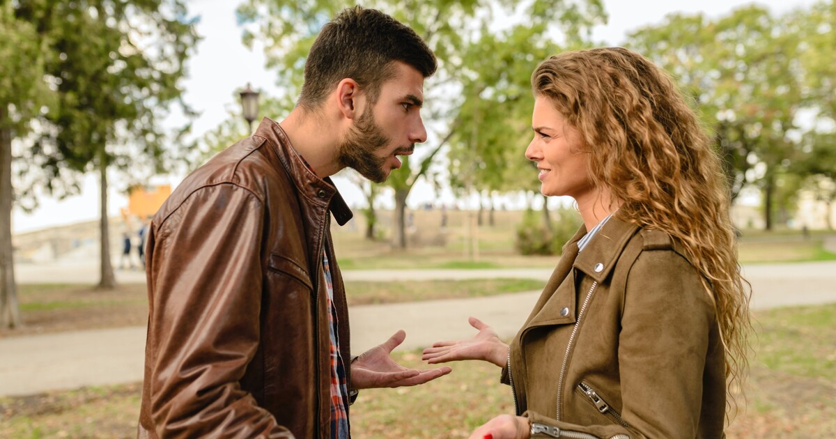 Lesbo zk*rvená, v*le. Češka natočila mrazivé video, ve kterém bojuje proti předsudečnému násilí