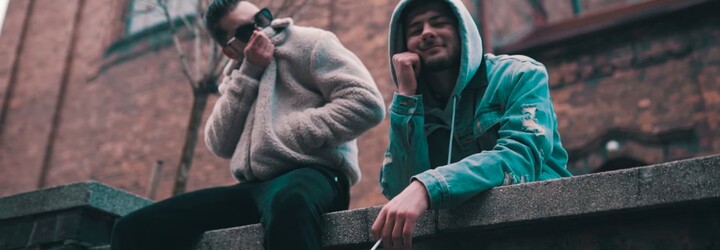 Calin píše rodičům dopis o svém dosavadním úspěchu. Člen Comebackgangu přichází s dalším videoklipem