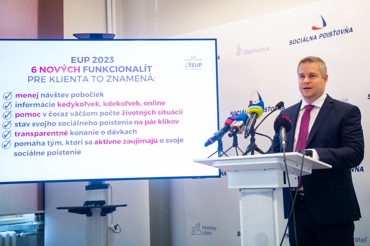 Generálny riaditeľ Sociálnej poisťovne Michal Ilko počas tlačovej konferencie predstavil viacero noviniek dostupných v Elektronickom účte poistenca.