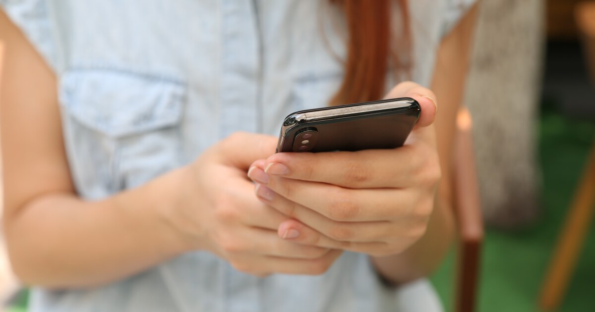 Převod peněz jen pomocí telefonního čísla. Česká národní banka spouští nový registr