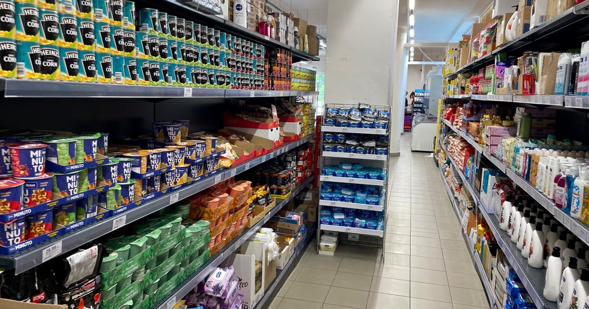 Jaké potraviny by lidé měli mít doma pro případ nouze? Odborníci radí, co nakoupit do zásoby