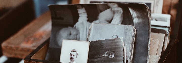 Tohle tě v dějepise nenaučí. Zorientuj se v historii poslechem 5 skvělých českých podcastů