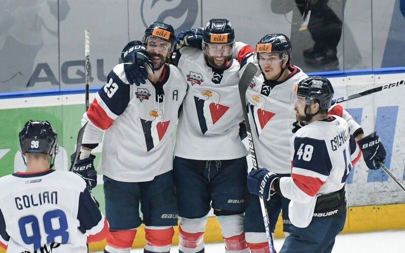 Hokejový Slovan získal extraligový titul! Vo finálovej sérii si poradil s Nitrou.