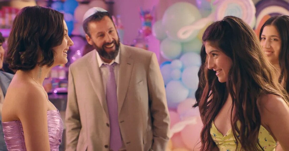 VIDEO: „Proto jsme my Židé bojovali s náckama?“ Adam Sandler a celá jeho mišpacha se už za pár dnů představí v komedii na Netflixu