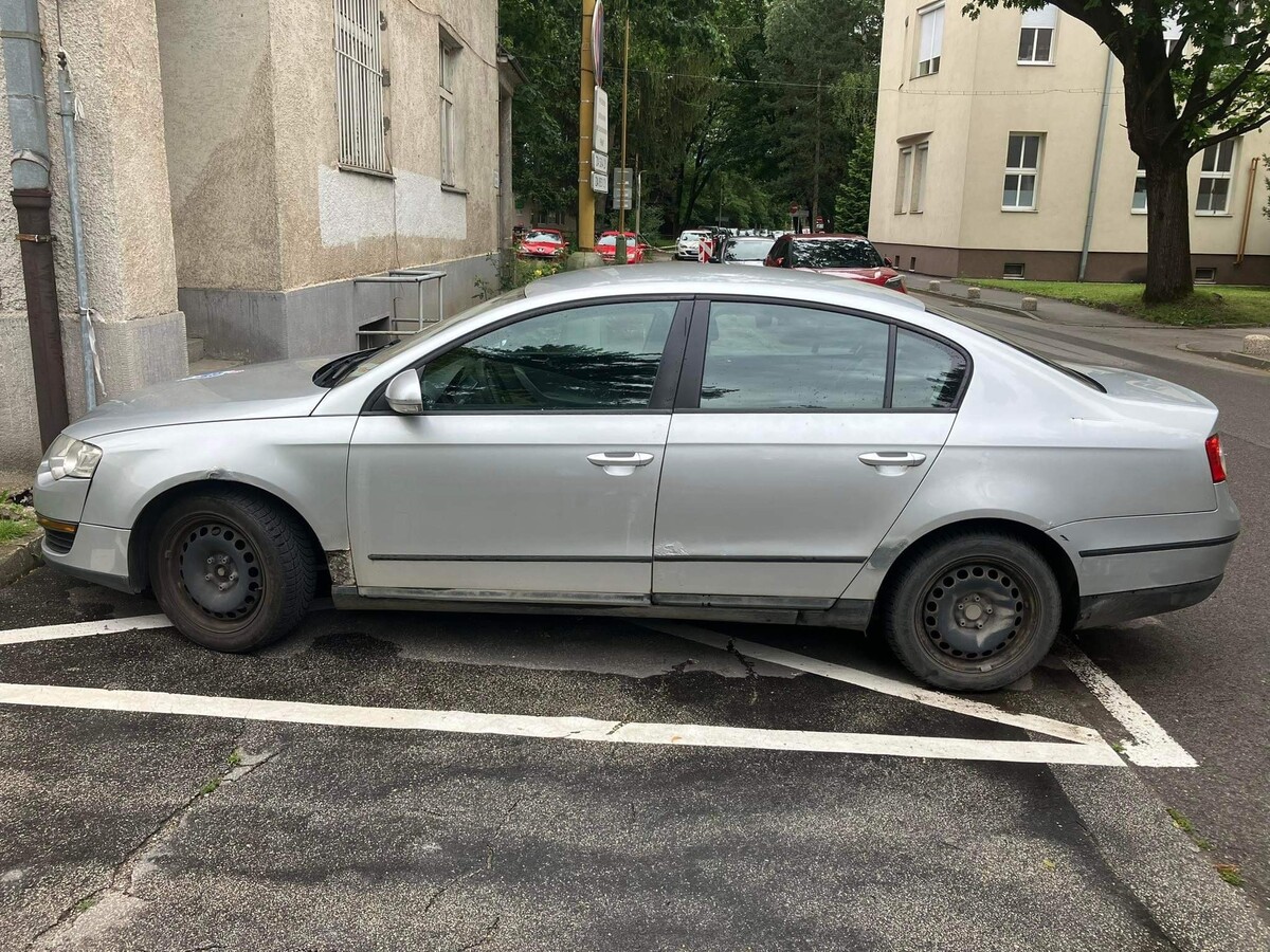 Ponúkaný Volkswagen Passat, ktorý predáva štát.