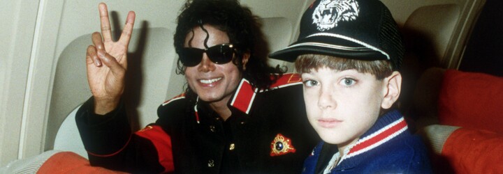 Leaving Neverland je smutným svědectvím o pedofilii, zneužití slávy a narušeném obrazu Michaela Jacksona (Recenze)