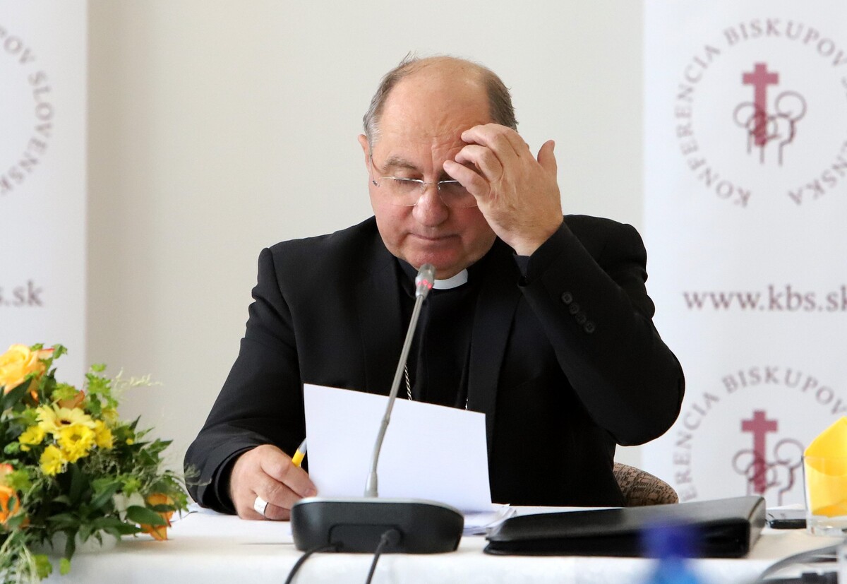 Predseda Konferencie biskupov Slovenska na tlačovej konferencii oznámil otvorenie prvý troch kontaktných centier.