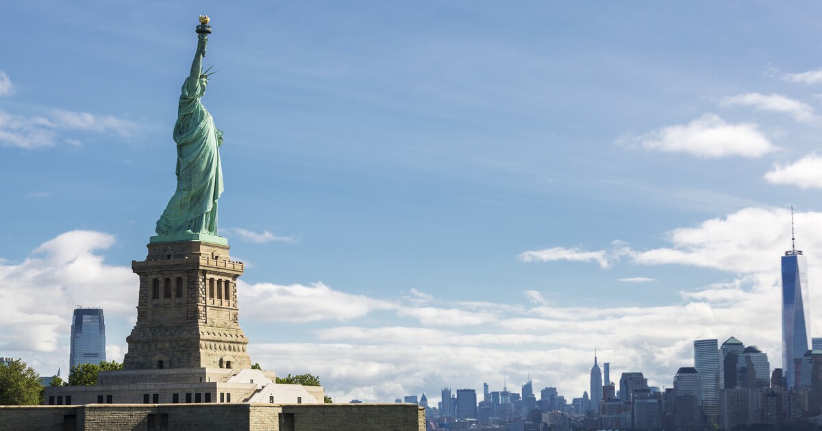 „Vraťte nám Sochu svobody!“ Francouzský politik se opřel do Spojených států