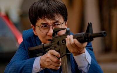 66-ročného Jackieho Chana naháňa v traileri na akčný film Vanguard lev