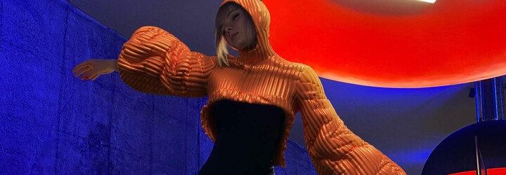 Představujeme digitální módu. Existuje jen virtuálně, ale je ekologická, úsporná a na Instagramu vypadá skvěle