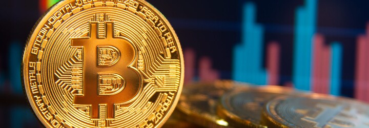 Bitcoin dál padá. Poprvé od loňského července klesl pod 30 000 dolarů