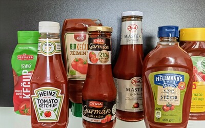 Veľký test kečupov: ktorý má najvyšší podiel rajčín, ako chutí kečup so stéviou a oplatí sa kupovať jeho bioverziu?
