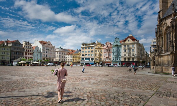 Toto obdélníkové náměstí patří k největším v Evropě. Víš, kde se nachází?