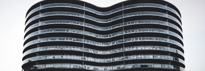 Architekti premenili bývalú obilnú sýpku na futuristický apartmánový dom, ktorý patrí medzi dominanty Kodane