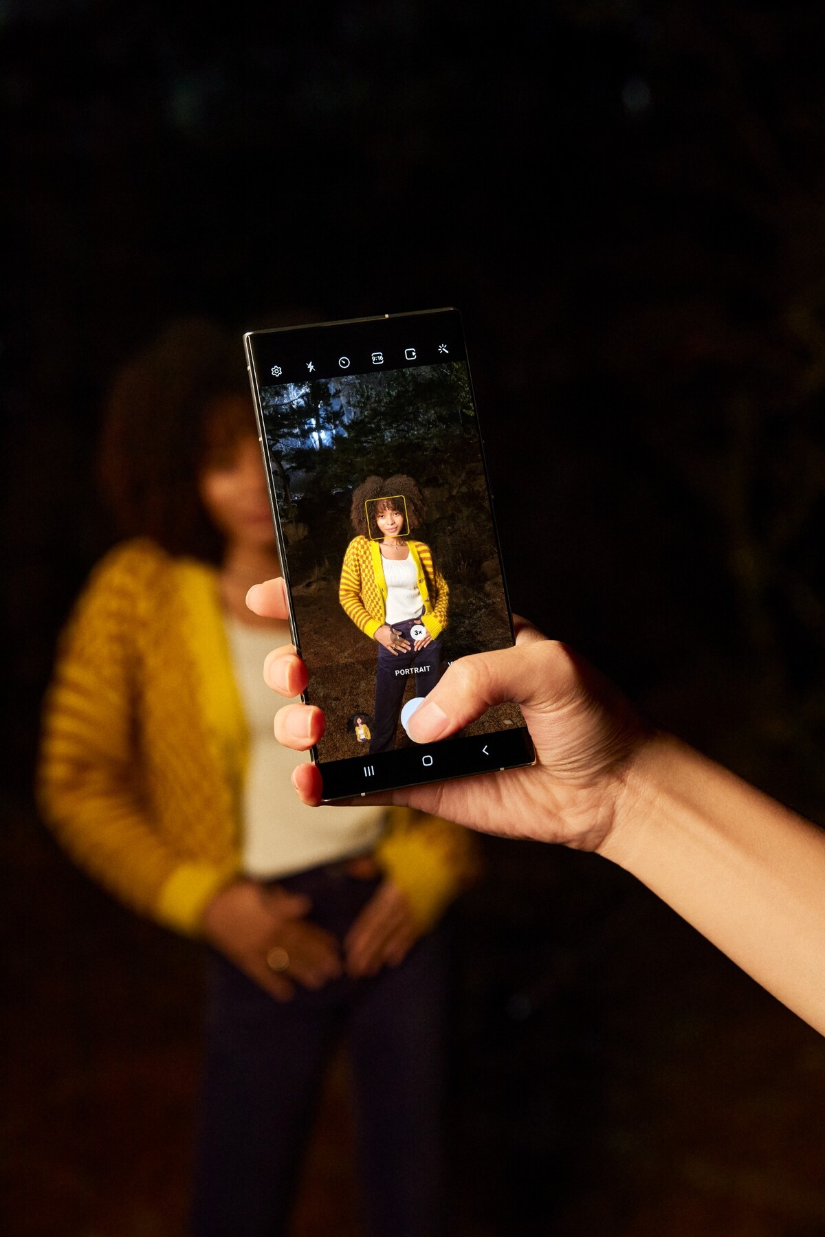 Samsung Galaxy S22 Ultra vytvorí skvelé fotografie aj pri neprajnom osvetlení. 
