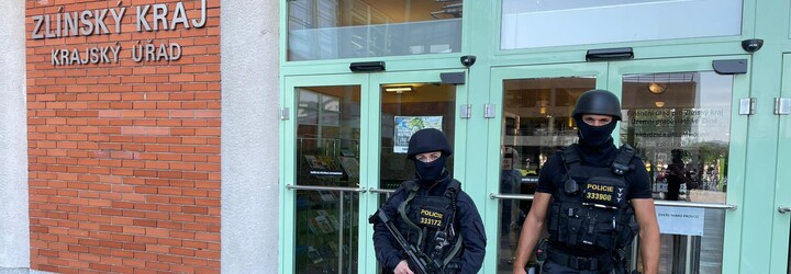 Střelec ze Zlína zemřel v nemocnici, policie pokračuje ve vyšetřování