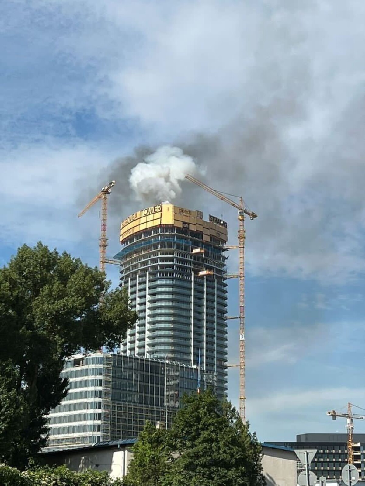 Horiaca Eurovea Tower v Bratislave.