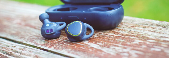 Hi-tech výbava a žiadne káble. Stoja slúchadlá Samsung Gear IconX za nemalú investíciu? (Recenzia)
