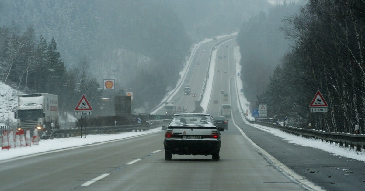 Hromadná nehoda zastavila provoz na dálnici D1 na Vysočině. Podle prvotních informací jsou zraněni tři lidé