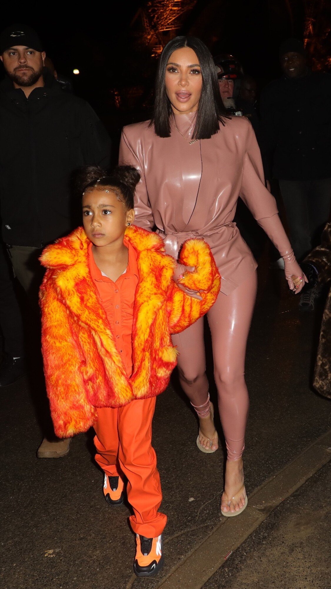 Počas obdobia natáčania bol život rapera veľmi turbulentný. Umelec stihol vydať niekoľko albumov, rozviesť sa s manželkou Kim Kardashian či predložiť kandidatúru na post prezidenta USA.