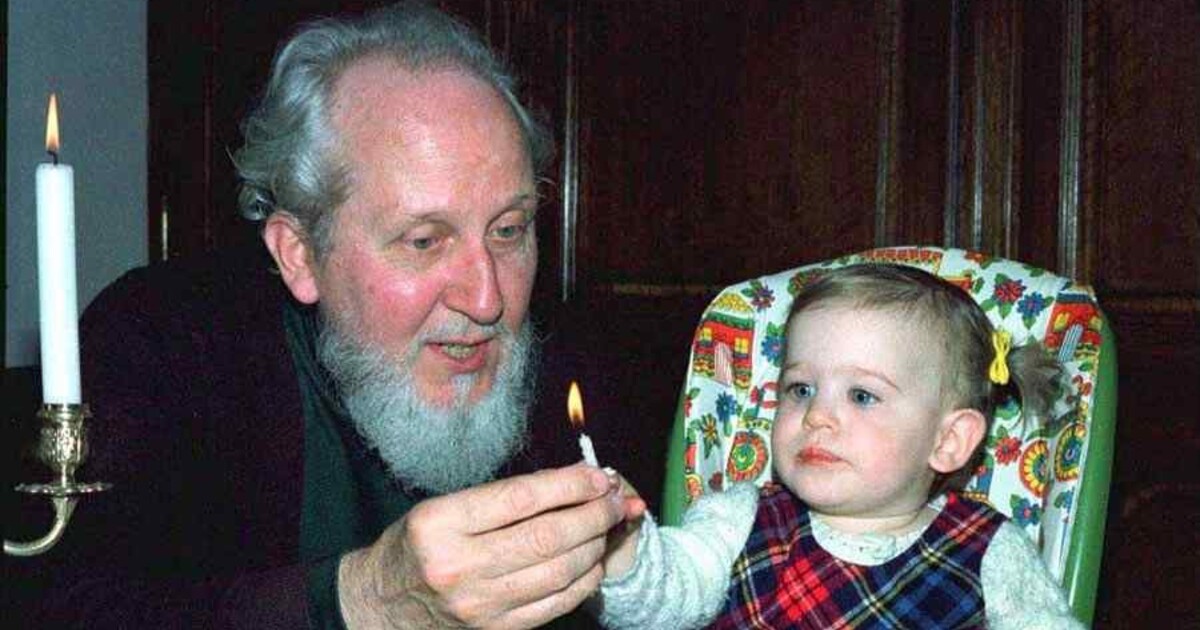 „Bůh je sex.“ Vůdce sekty Děti Boží zneužíval i ty nejmenší děti. Sekta pod novým jménem funguje dodnes, dokonce i v Česku