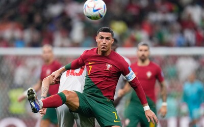 Cristiano Ronaldo opravdu přestupuje do exotiky. Podepsal astronomický kontrakt, díky kterému v Saúdské Arábii vydělá 75 milionů.