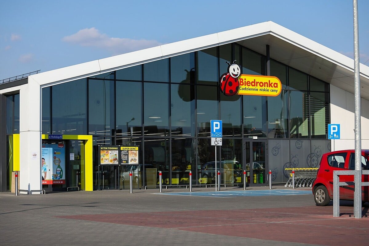 biedronka, supermarket