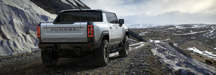 Hummer je späť! Má 3 elektromotory, 1 000 koní a v teréne má zvládnuť to, čo jeho slávny predchodca