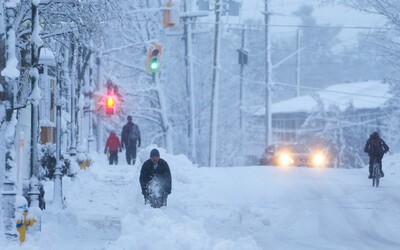 V USA zabíjí extrémní sněžení s mrazem: Vyžádalo si již 28 obětí.