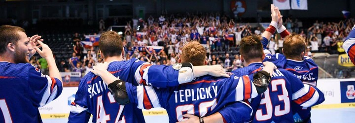 Slovenskí hokejbalisti sú majstrami sveta! V napínavom finále porazili Kanadu a bez jedinej prehry ovládli šampionát