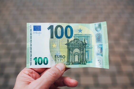 Máš navyše 100 eur, ktoré môžeš minúť na jednu z možností. Čo si vyberieš? 