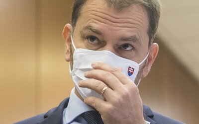 Matovič ustúpil biskupom. Omše nezruší napriek rekordným číslam nakazených.